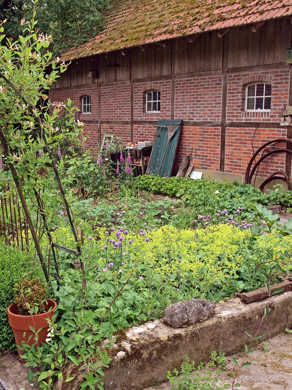 Jutta_Over_Hexengarten